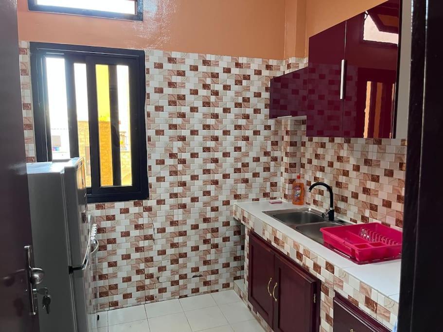 Appartement Spacieux Chez Keur Matou - F2 Dakar Eksteriør bilde