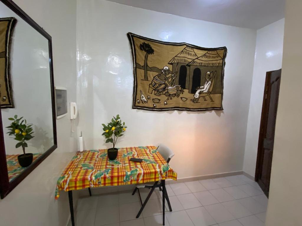 Appartement Spacieux Chez Keur Matou - F2 Dakar Eksteriør bilde